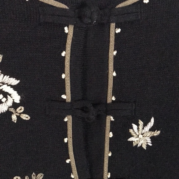 Vintage SEGUE Embellished Embroidered Black/Tan Cardigan Size M - Picture 2 of 6